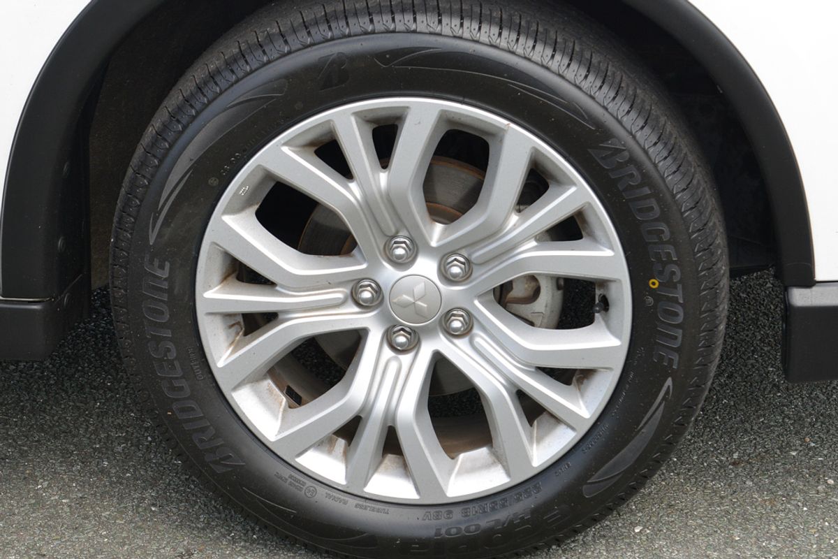 2021 Mitsubishi Outlander ES ZM