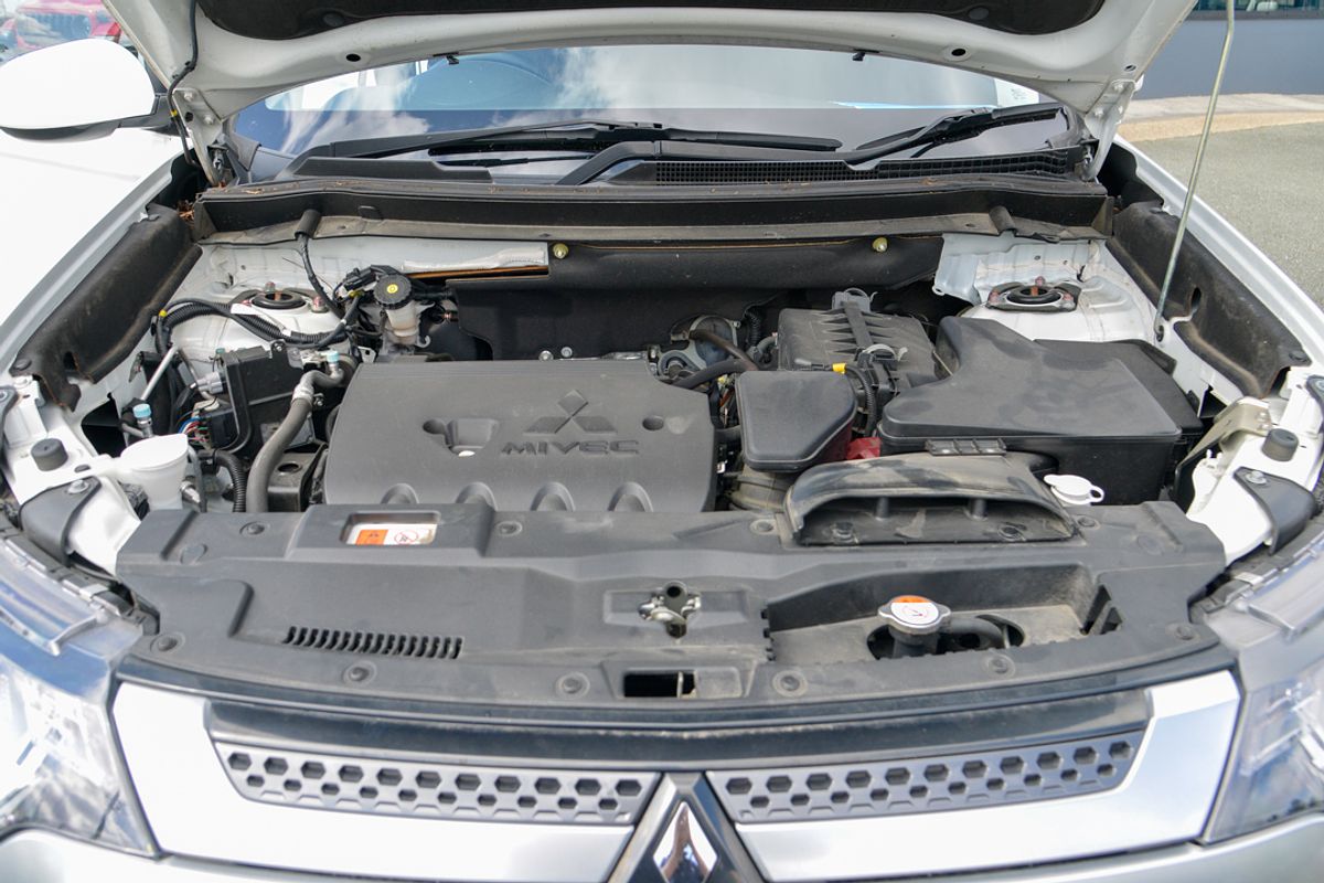 2021 Mitsubishi Outlander ES ZM