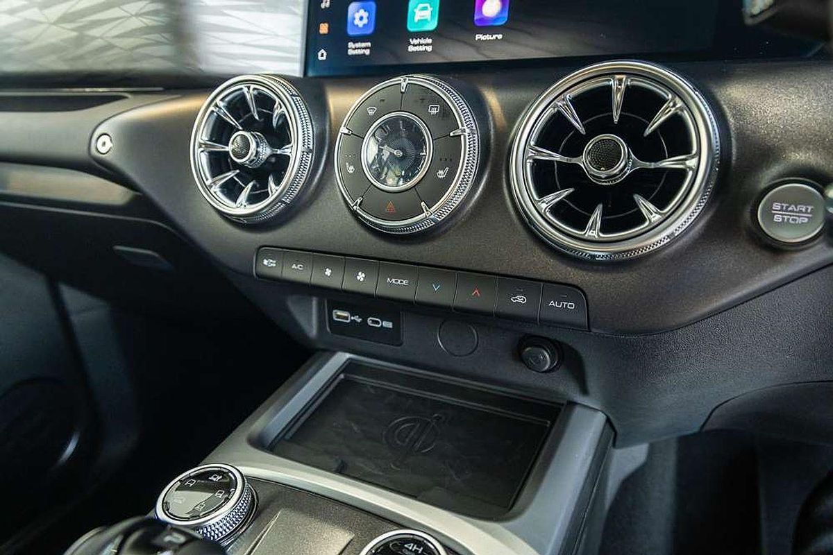 2025 GWM Tank 300 Ultra P01