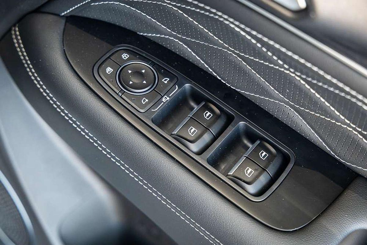 2025 GWM Tank 300 Ultra P01