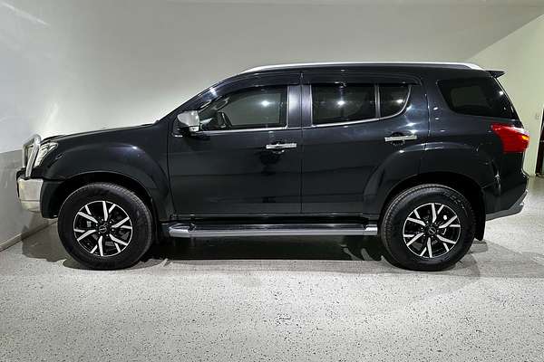 2020 Isuzu MU-X LS-T