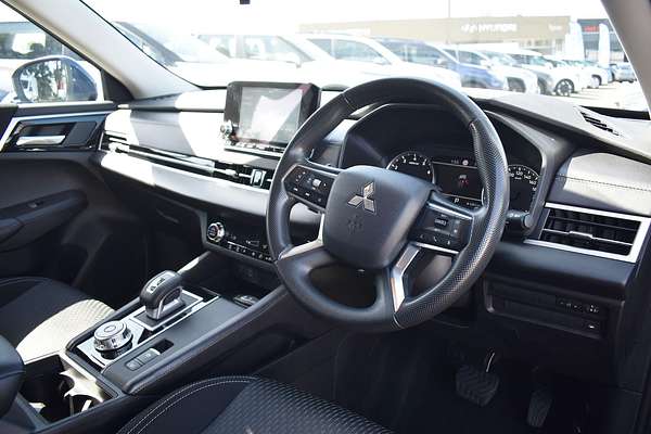 2024 Mitsubishi Outlander ES ZM