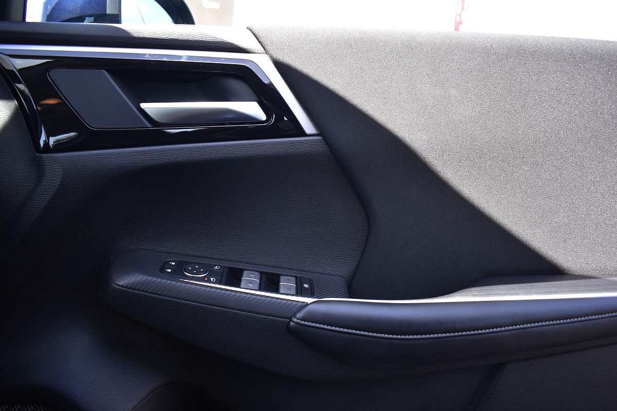 2024 Mitsubishi Outlander ES ZM