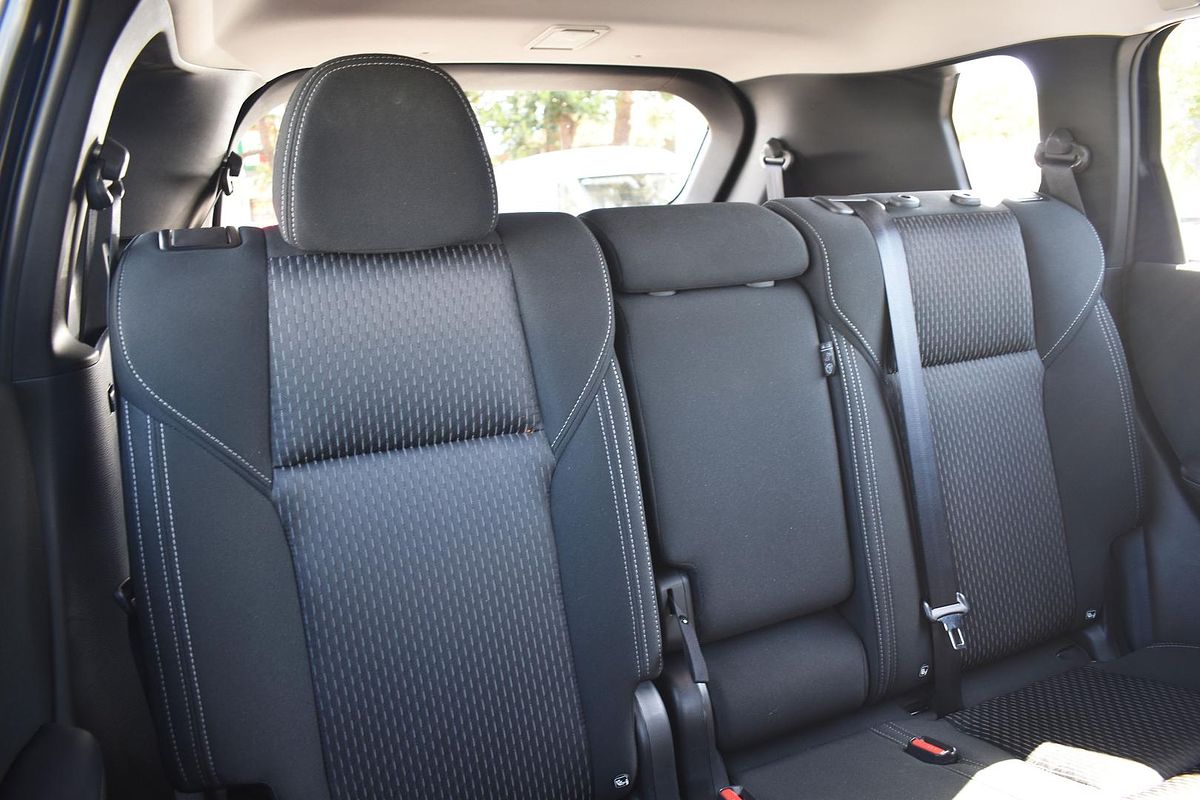 2024 Mitsubishi Outlander ES ZM