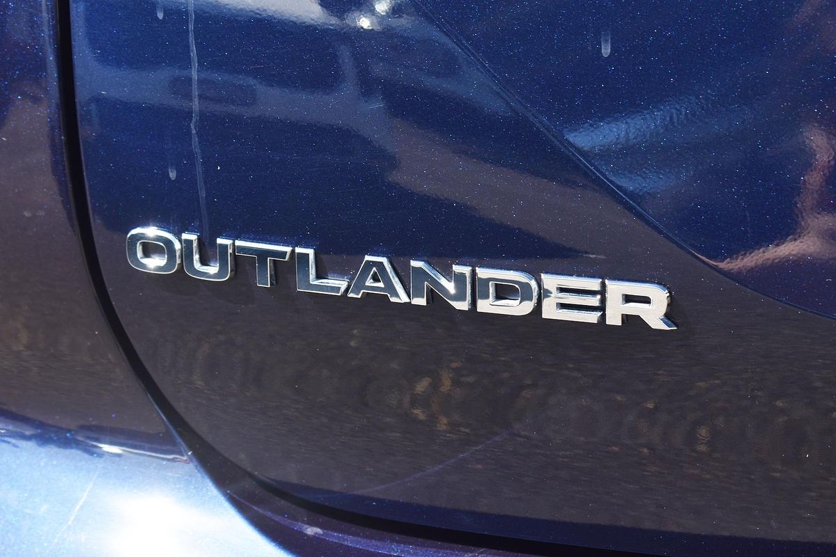 2024 Mitsubishi Outlander ES ZM