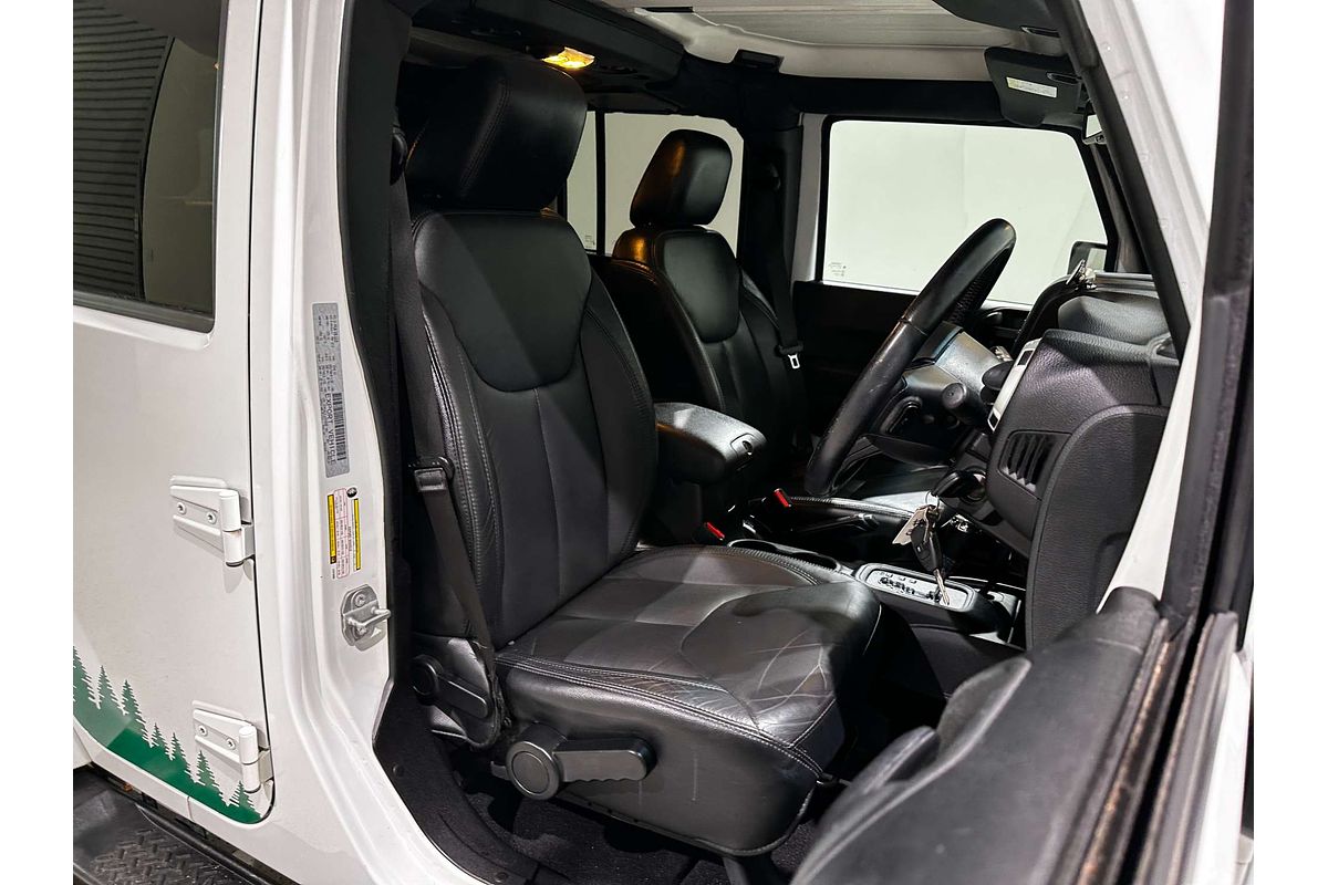 2018 Jeep Wrangler Unlimited Overland JK