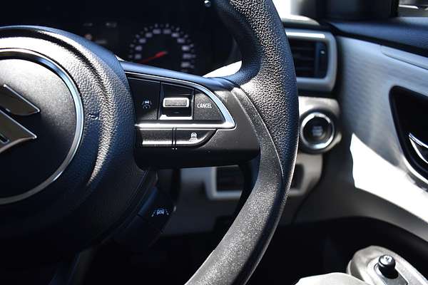 2024 Suzuki Swift Hybrid UZ
