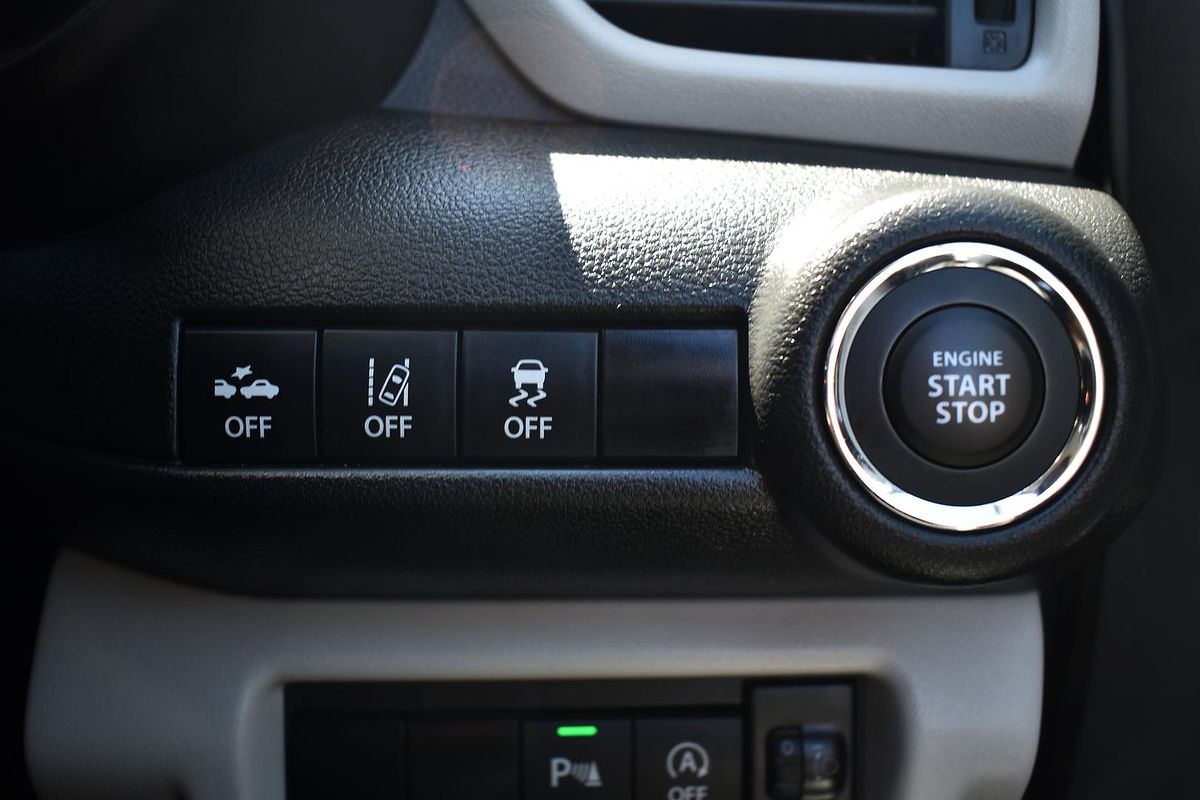2024 Suzuki Swift Hybrid UZ