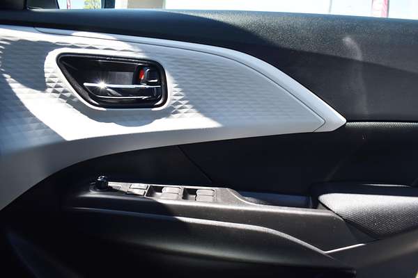 2024 Suzuki Swift Hybrid UZ