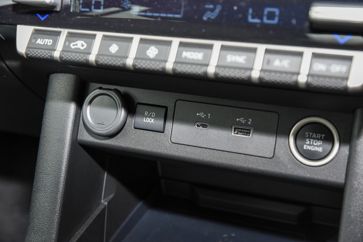 2025 Mitsubishi Triton GSR MV 4X4