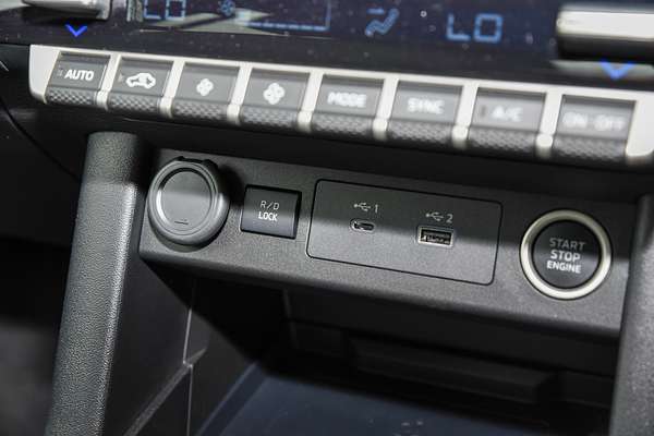 2025 Mitsubishi Triton GSR MV 4X4