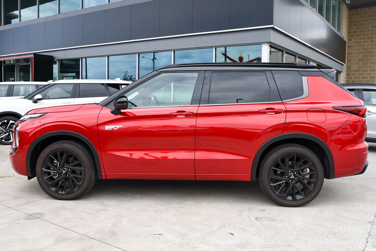 2024 Mitsubishi Outlander PHEV GSR ZM