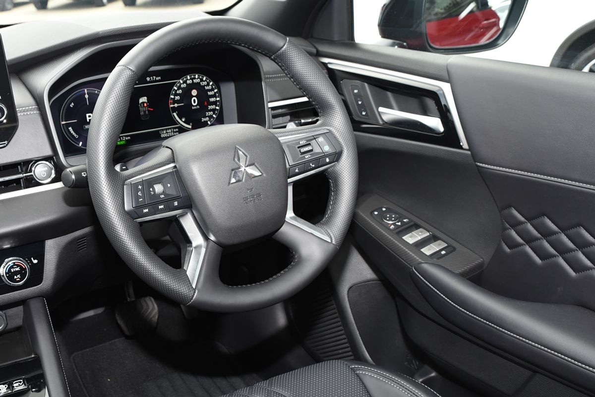 2024 Mitsubishi Outlander PHEV GSR ZM