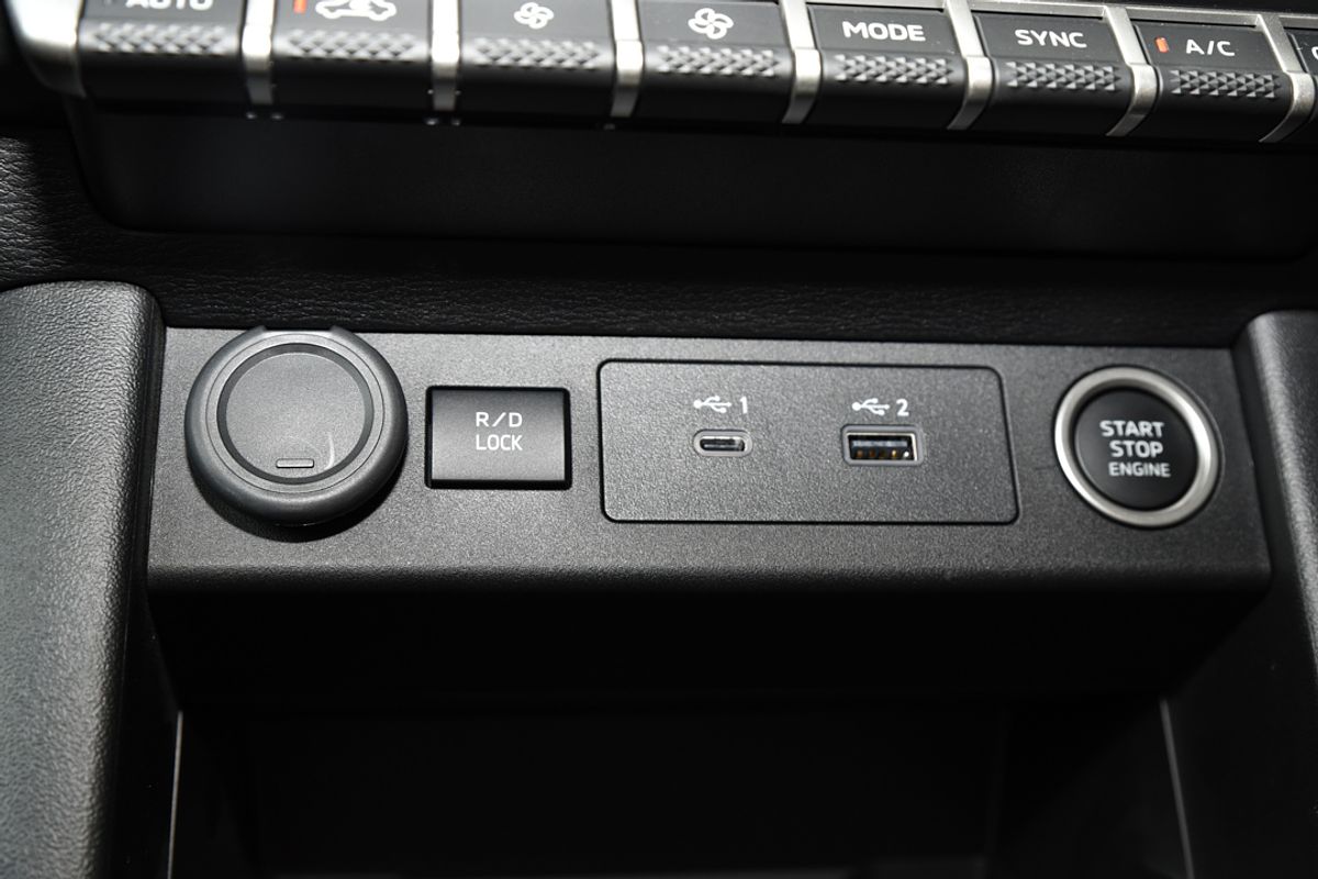 2025 Mitsubishi Triton GLS MV 4X4