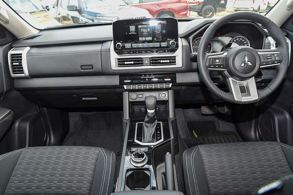 2025 Mitsubishi Triton GLS MV 4X4
