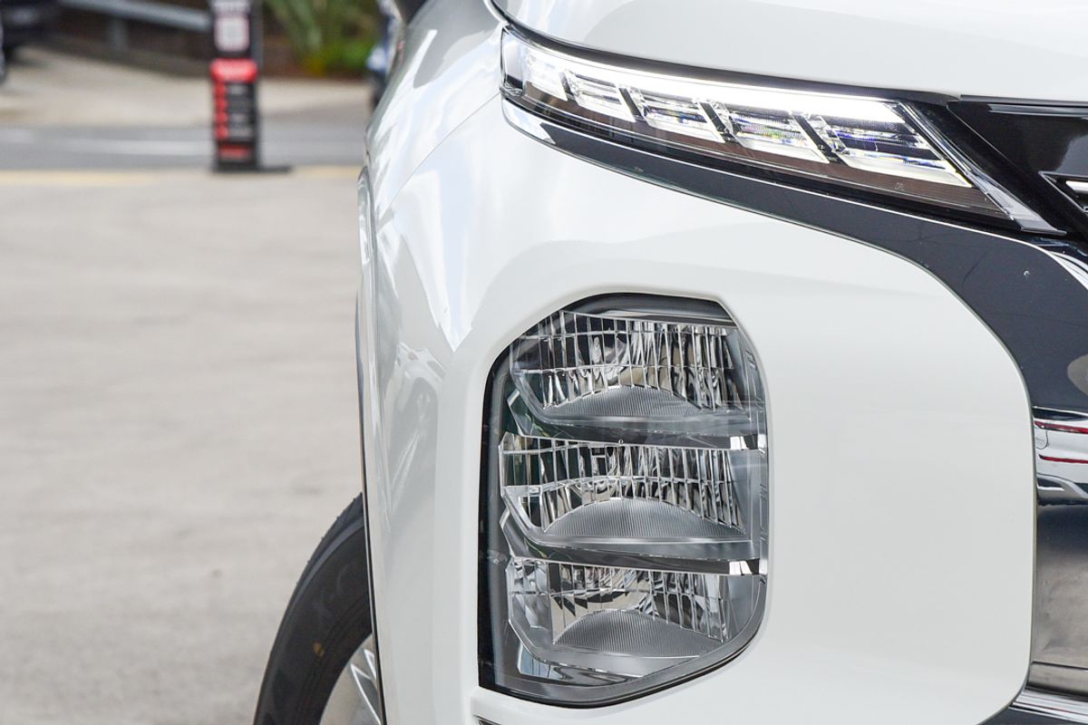 2024 Mitsubishi Outlander PHEV ES ZM