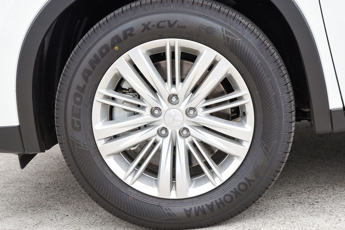 2024 Mitsubishi Outlander PHEV ES ZM