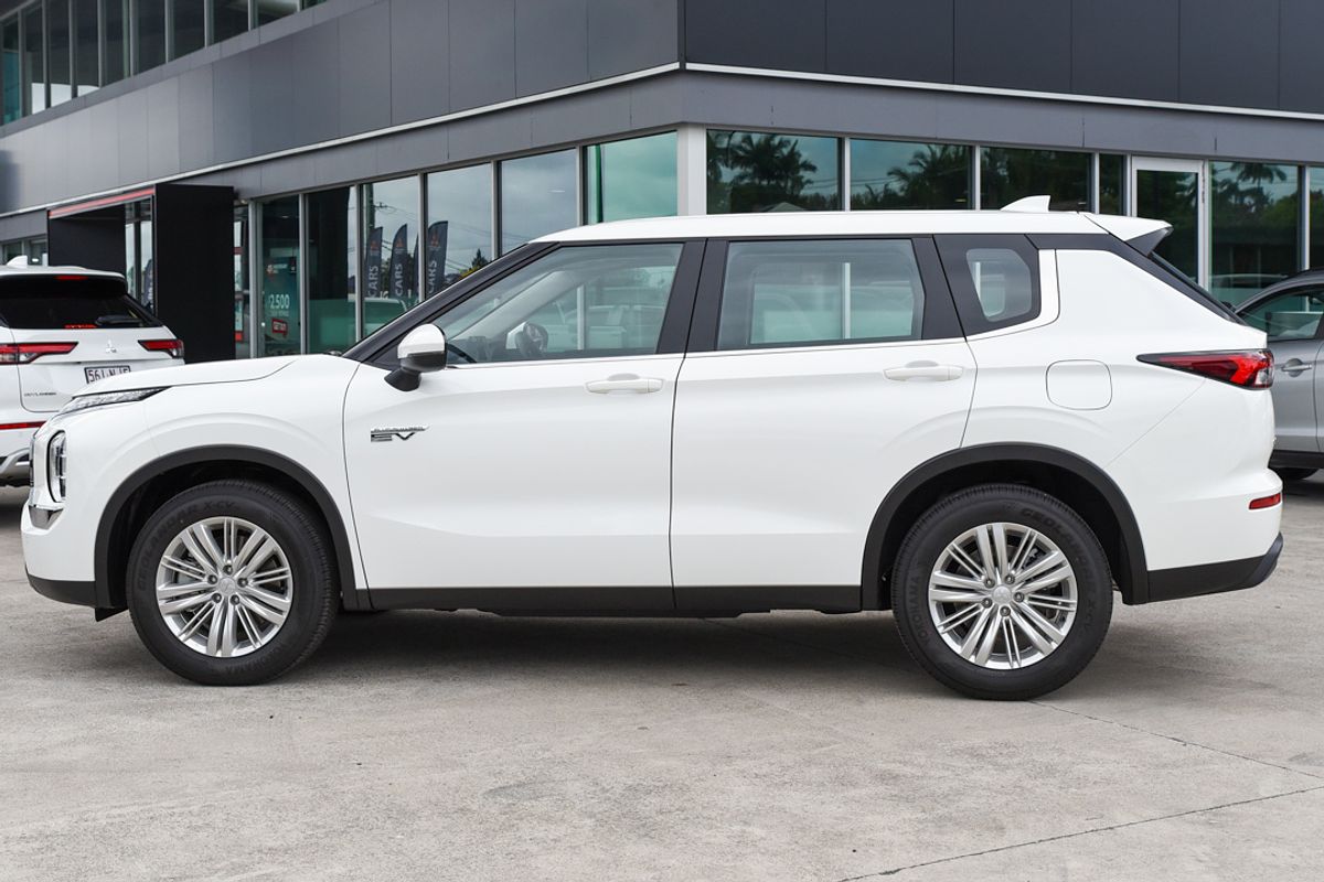 2024 Mitsubishi Outlander PHEV ES ZM