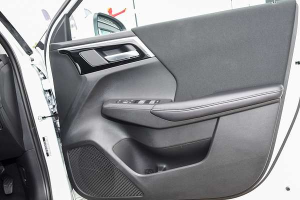2024 Mitsubishi Outlander PHEV ES ZM