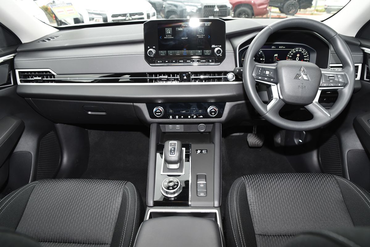2024 Mitsubishi Outlander PHEV ES ZM
