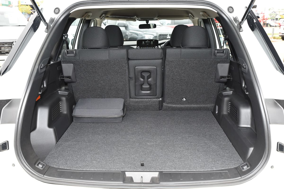 2024 Mitsubishi Outlander PHEV ES ZM