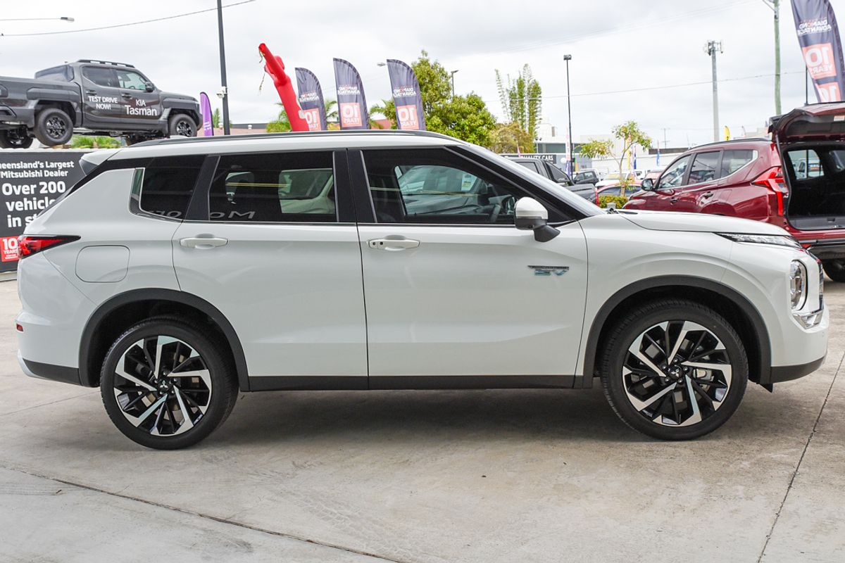 2024 Mitsubishi Outlander PHEV Aspire ZM