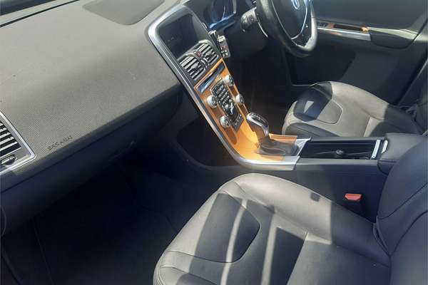 2017 Volvo XC60 T5 Luxury