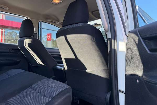 2016 Toyota Hilux Workmate GUN125R 4X4