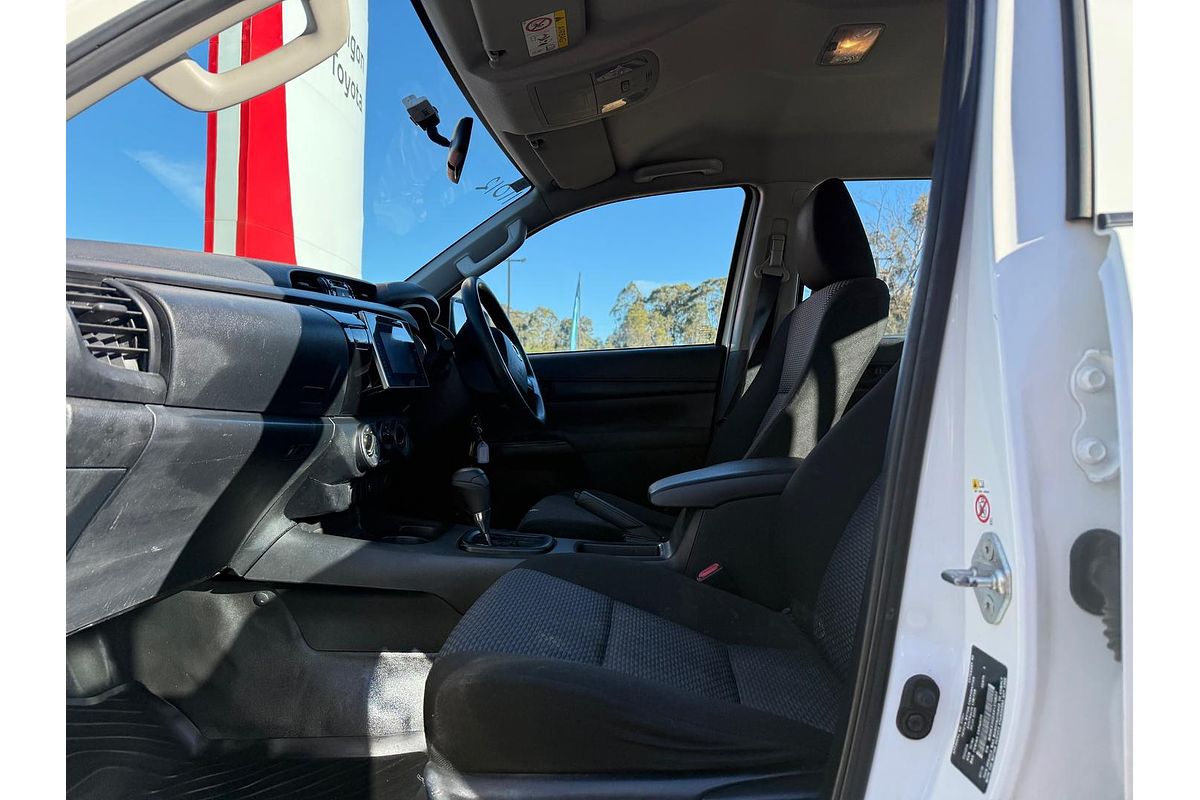 2016 Toyota Hilux Workmate GUN125R 4X4