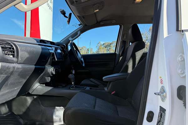 2016 Toyota Hilux Workmate GUN125R 4X4