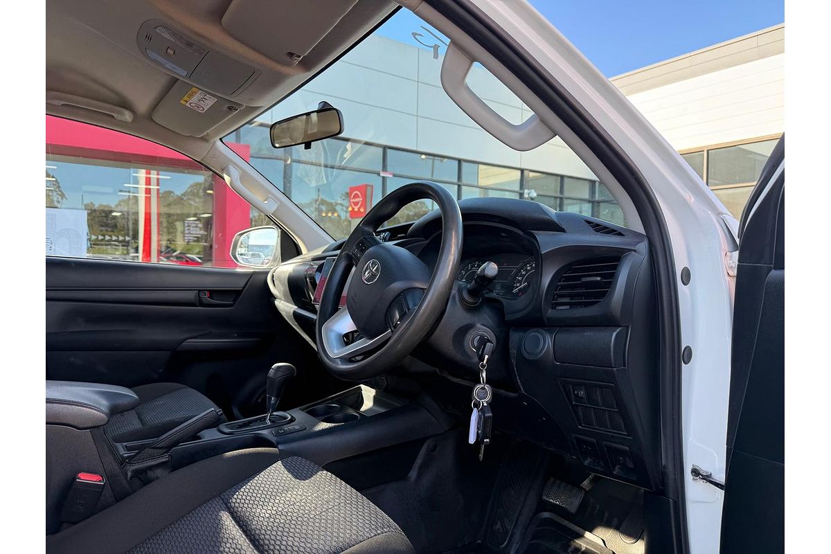 2016 Toyota Hilux Workmate GUN125R 4X4