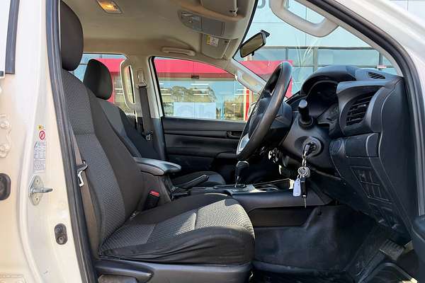 2016 Toyota Hilux Workmate GUN125R 4X4