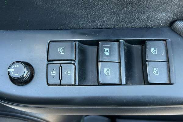 2016 Toyota Hilux Workmate GUN125R 4X4