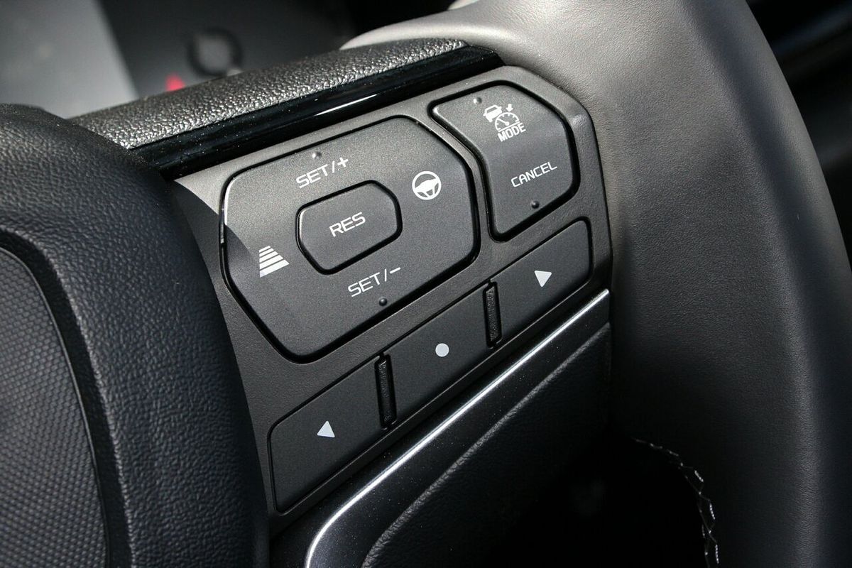 2025 Isuzu MU-X X-TERRAIN
