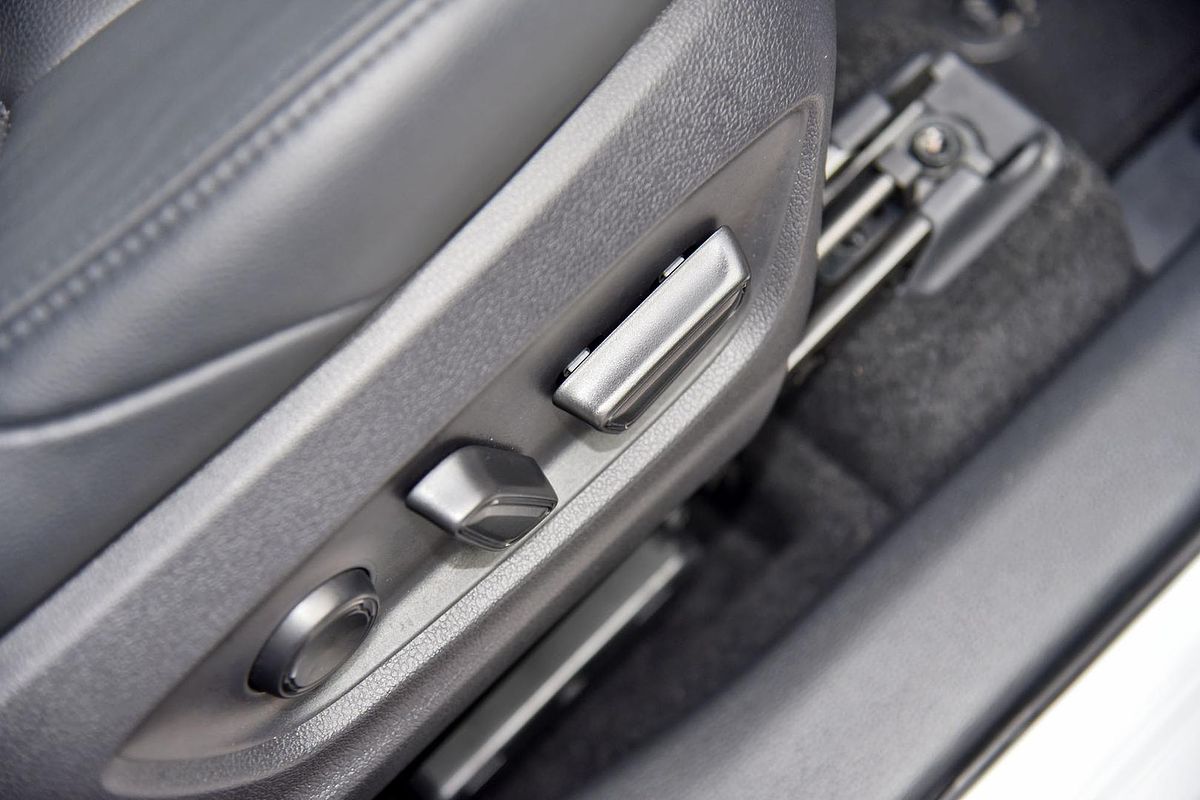 2024 Toyota Corolla Cross Atmos MXGH15R