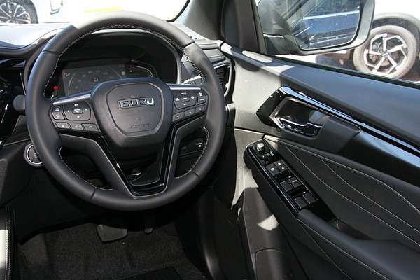 2025 Isuzu MU-X LS-T