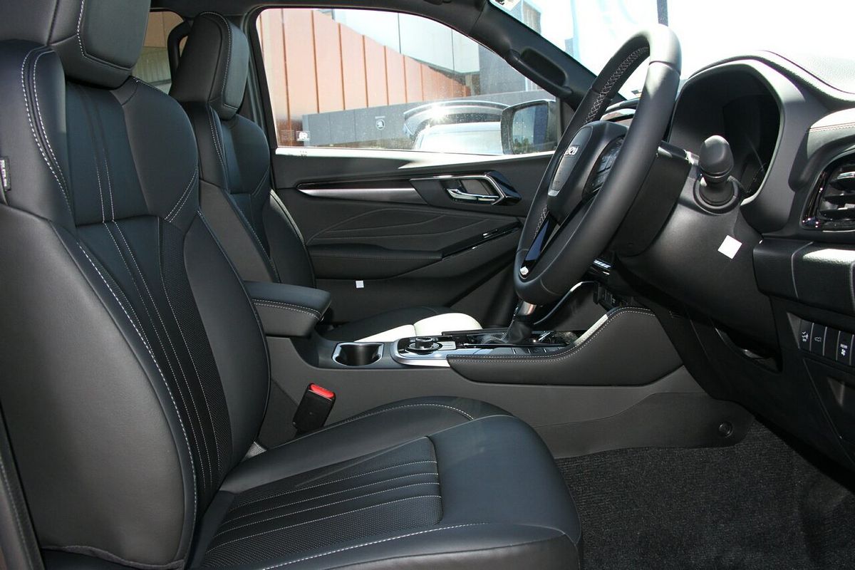 2025 Isuzu MU-X LS-T