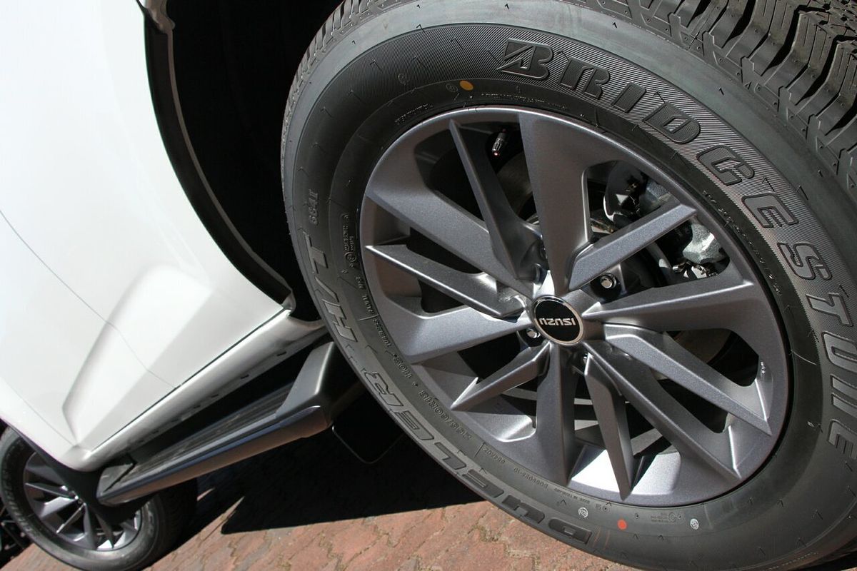 2025 Isuzu MU-X LS-U