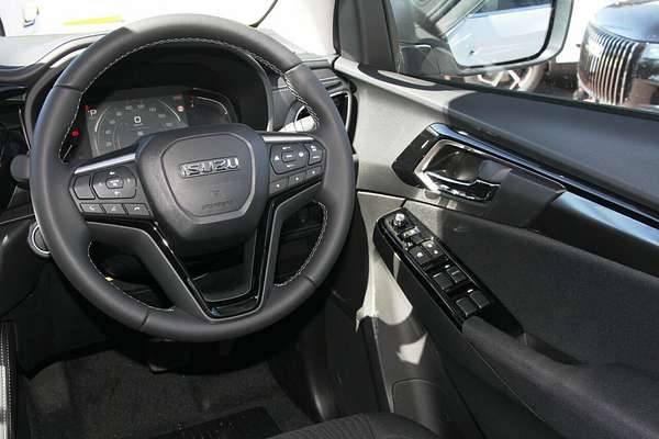 2025 Isuzu MU-X LS-U