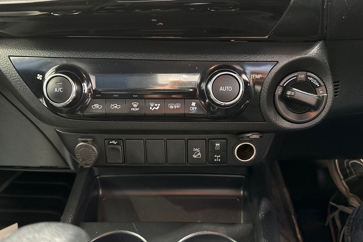 2020 Toyota Hilux SR5 GUN126R 4X4