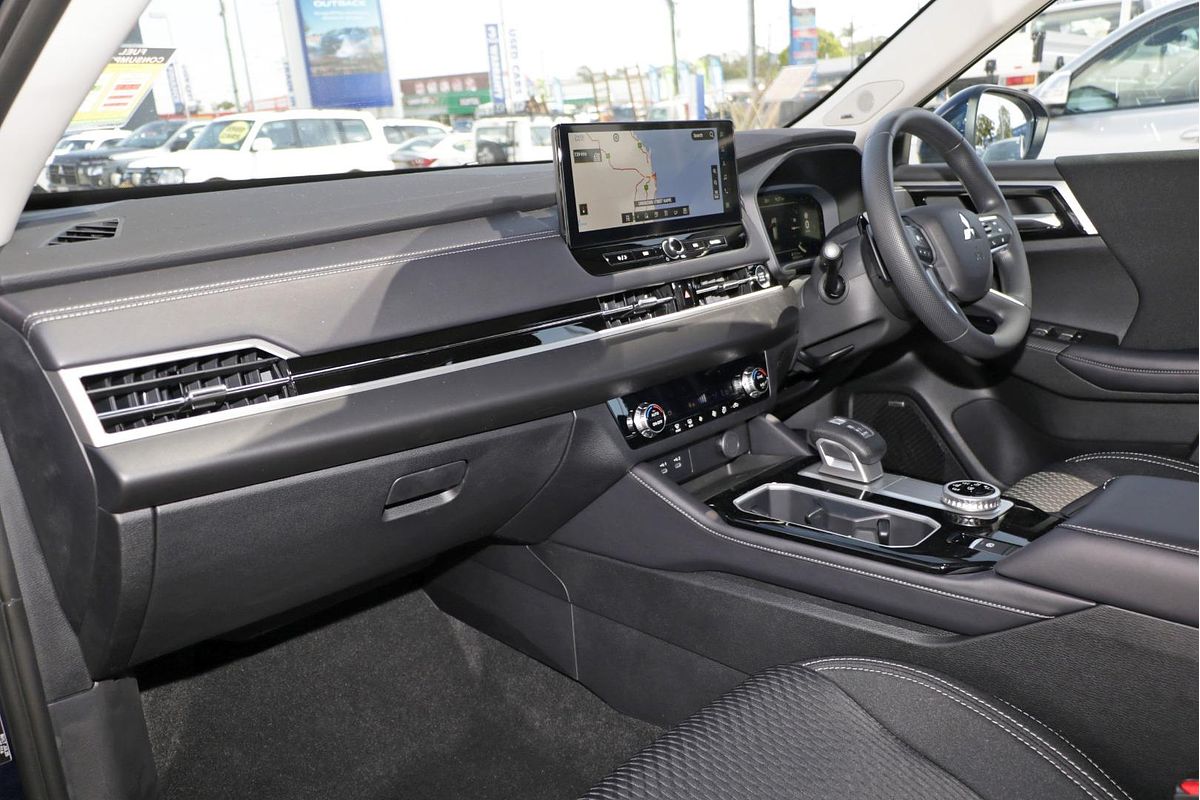 2025 Mitsubishi Outlander ES ZM