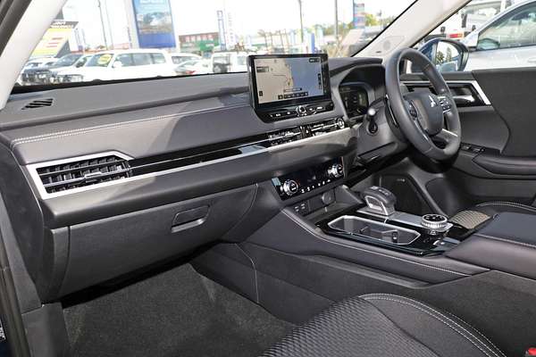 2025 Mitsubishi Outlander ES ZM