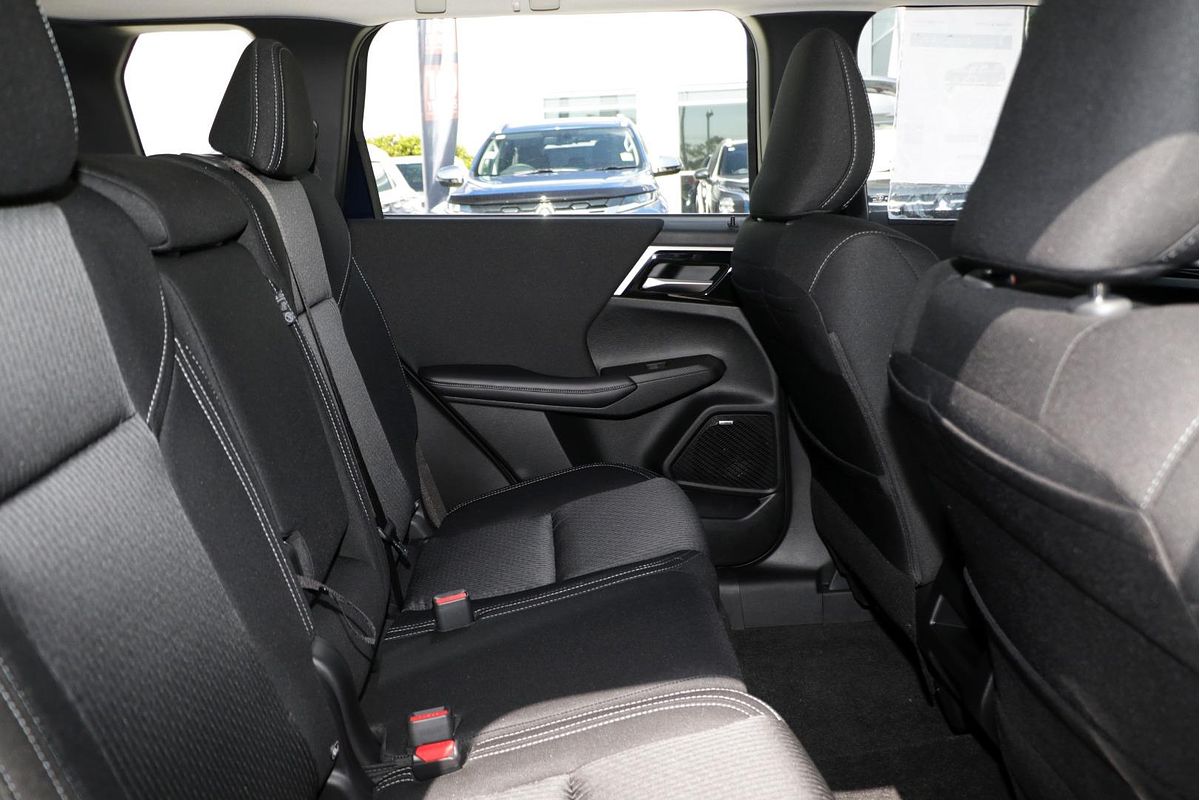 2025 Mitsubishi Outlander ES ZM