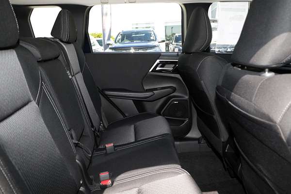 2025 Mitsubishi Outlander ES ZM