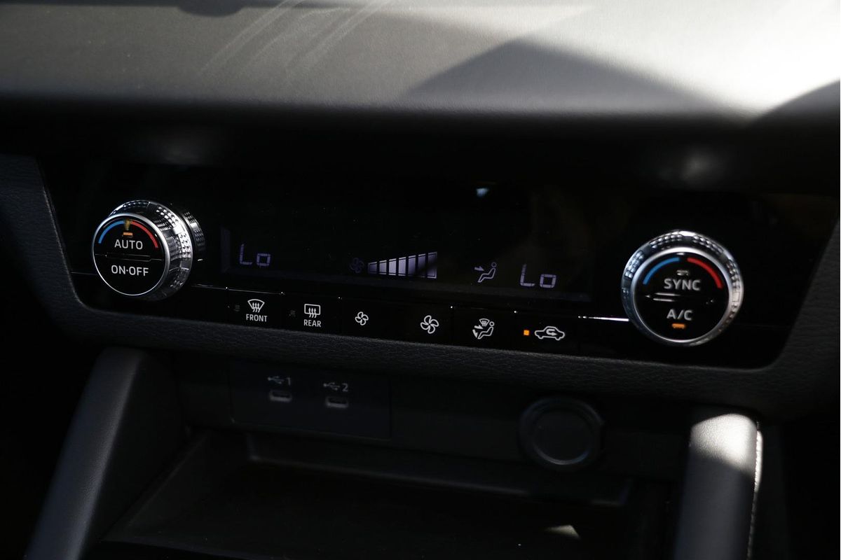 2025 Mitsubishi Outlander ES ZM