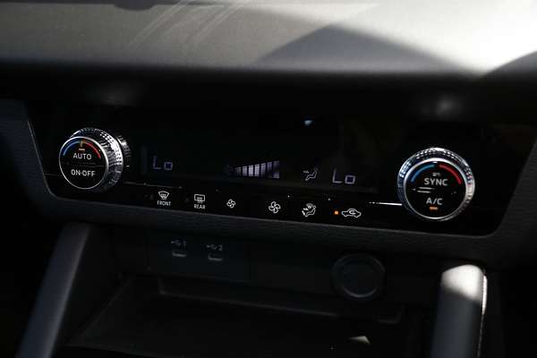 2025 Mitsubishi Outlander ES ZM