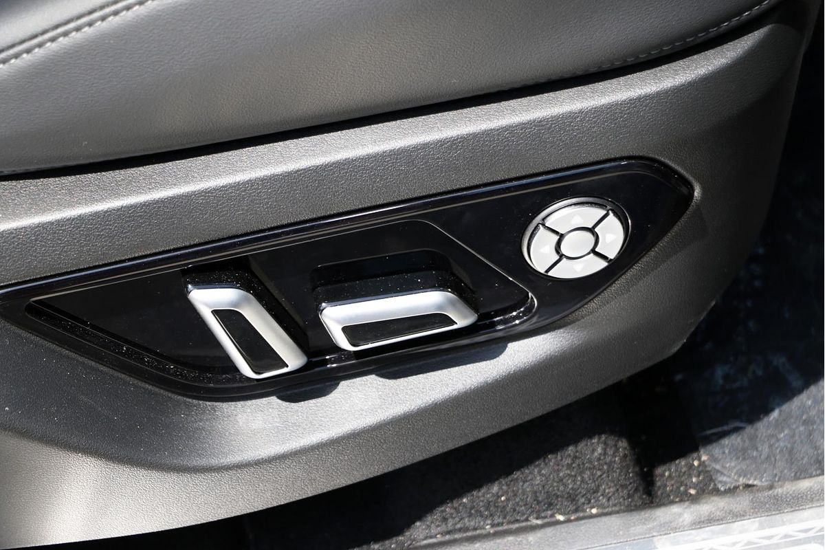 2025 GWM Tank 500 Ultra Hi4-T PHEV P03