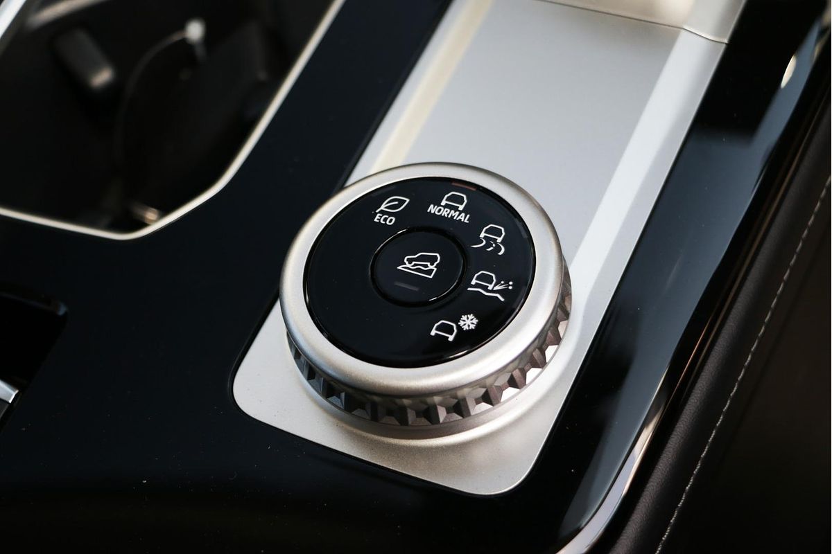 2025 Mitsubishi Outlander ES ZM