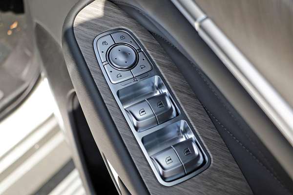 2025 GWM Tank 500 Ultra Hi4-T PHEV P03