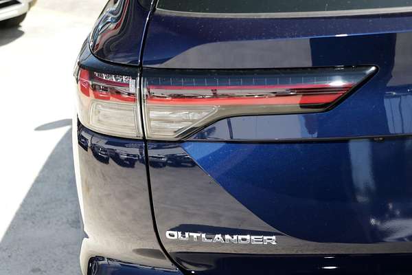 2025 Mitsubishi Outlander ES ZM